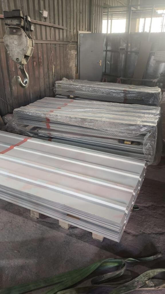 Листы гофрированные для обшивки вагонов, трехцветные фото 3